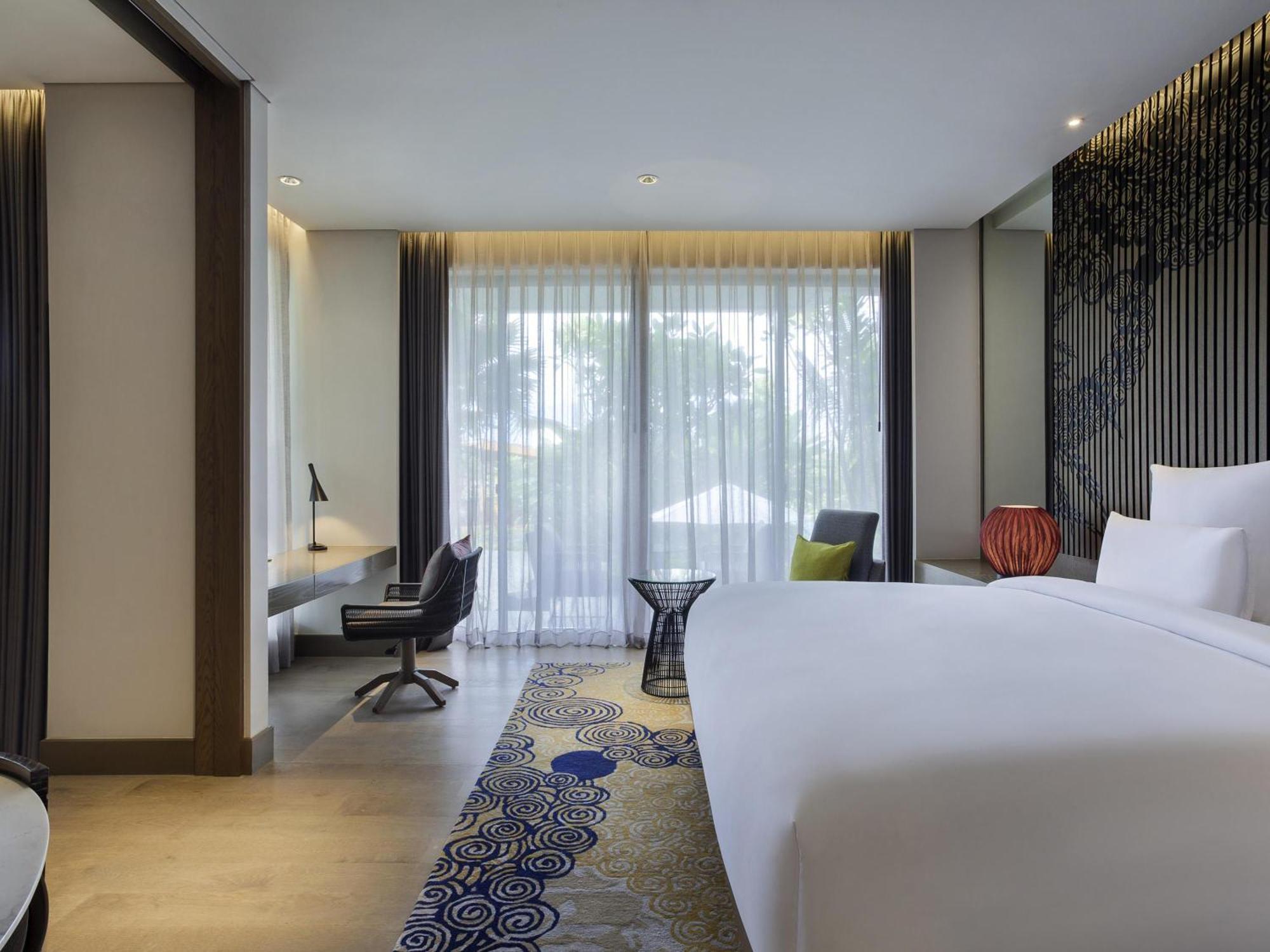 King Suite dengan Akses Kolam Renang